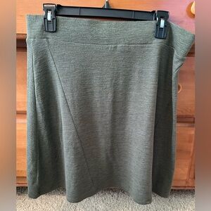 GAP OLIVE SKIRT